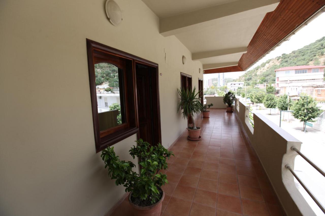 Hc Hotel & Suites Vlorë Exterior foto