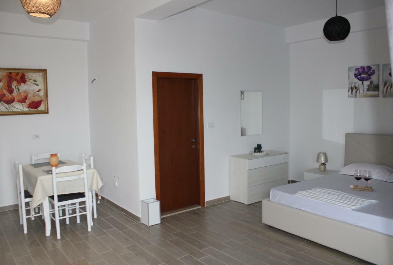 Hc Hotel & Suites Vlorë Exterior foto
